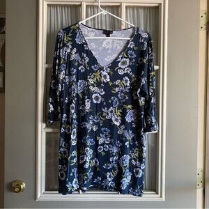 J. Jill Wearever Blue Floral Vneck Top